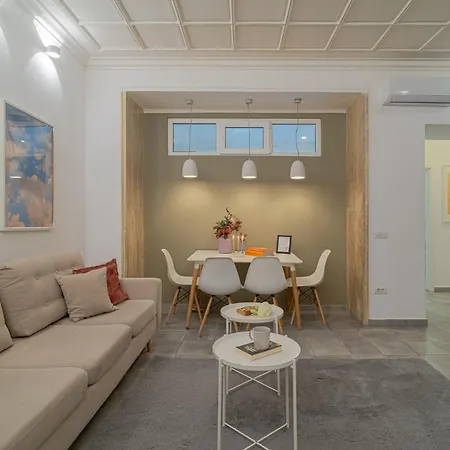 Stylish 2br In Piata Universitatii, Steps To Cismigiu Park Apartment