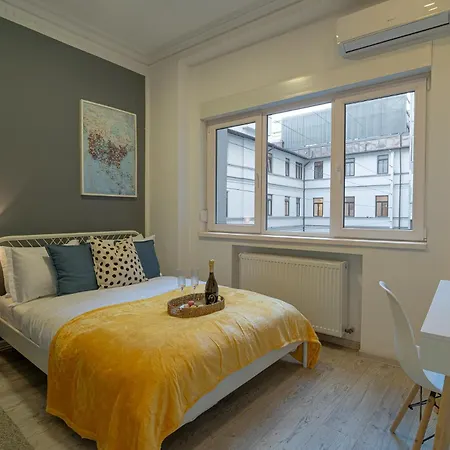 Stylish 2br In Piata Universitatii, Steps To Cismigiu Park Bucharest