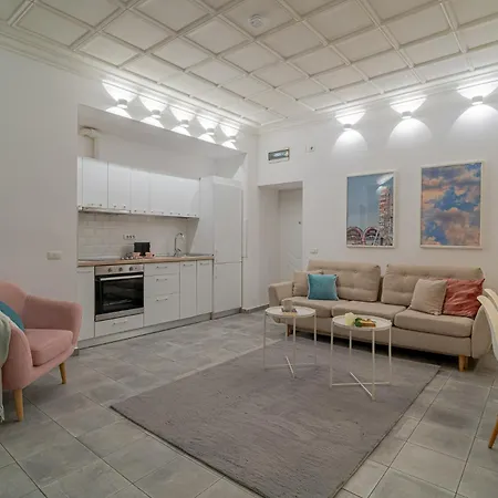Stylish 2br In Piata Universitatii, Steps To Cismigiu Park Bucharest