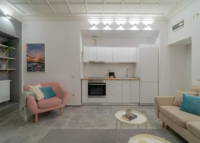 Stylish 2br In Piata Universitatii, Steps To Cismigiu Park