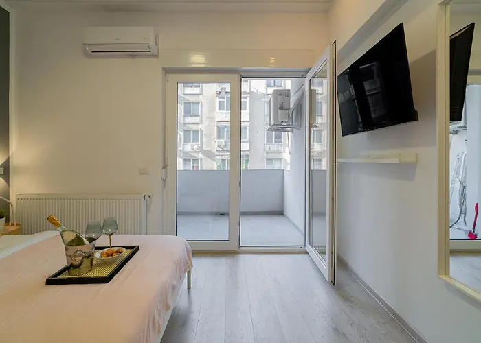 Stylish 2br In Piata Universitatii, Steps To Cismigiu Park