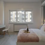 Stylish 2br In Piata Universitatii, Steps To Cismigiu Park Apartament *