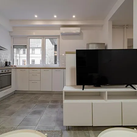 Stylish 2br In Piata Universitatii, Steps To Cismigiu Park *
