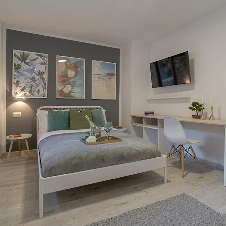 Stylish 2br In Piata Universitatii, Steps To Cismigiu Park Bucarest