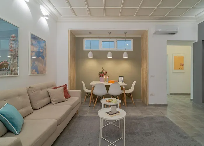 Stylish 2br In Piata Universitatii, Steps To Cismigiu Park Apartment