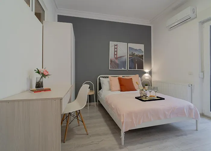 Apartment Stylish 2br In Piata Universitatii, Steps To Cismigiu Park