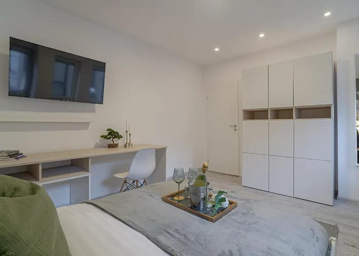 Apartment Stylish 2br In Piata Universitatii, Steps To Cismigiu Park Bucharest