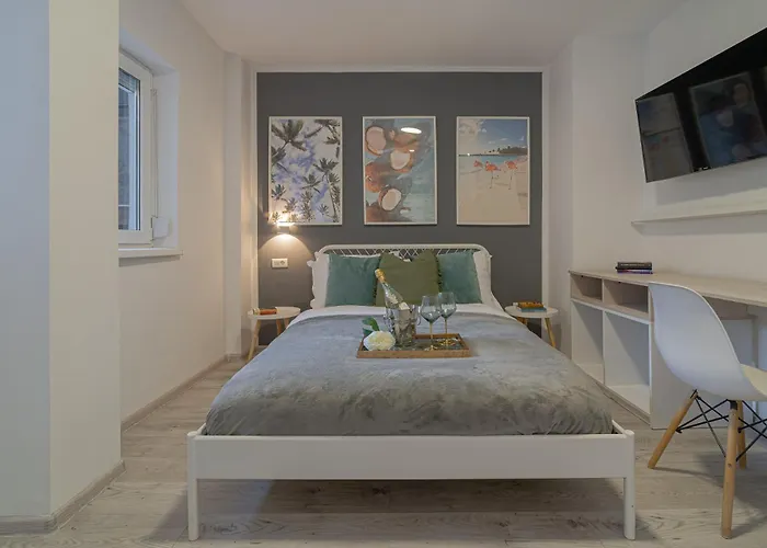 Stylish 2br In Piata Universitatii, Steps To Cismigiu Park Apartment