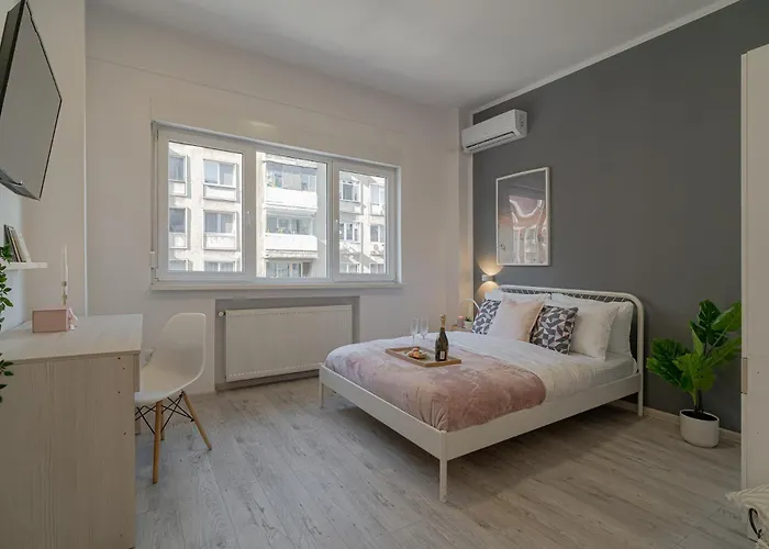 Stylish 2br In Piata Universitatii, Steps To Cismigiu Park Apartment Bucharest