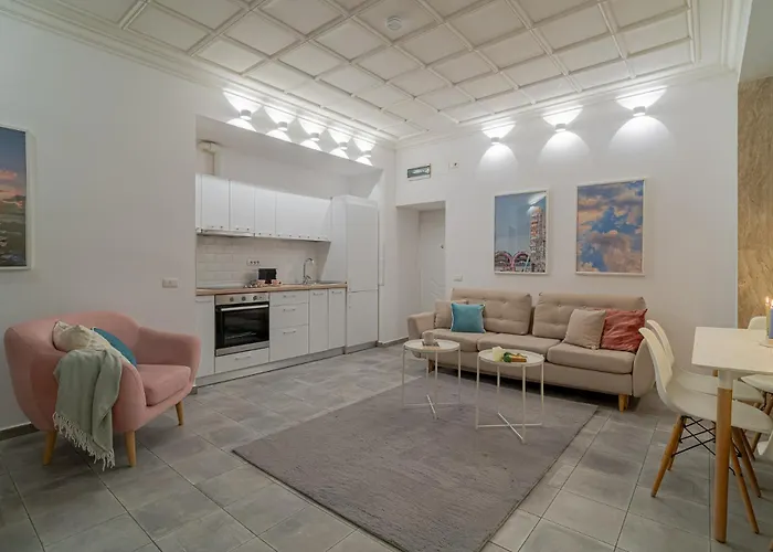 Stylish 2br In Piata Universitatii, Steps To Cismigiu Park Bucharest