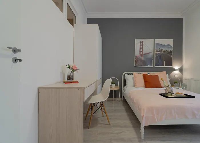 Stylish 2br In Piata Universitatii, Steps To Cismigiu Park Апартаменти Бухарест