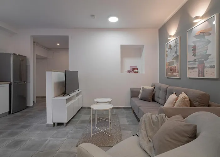 Stylish 2br In Piata Universitatii, Steps To Cismigiu Park Апартаменти
