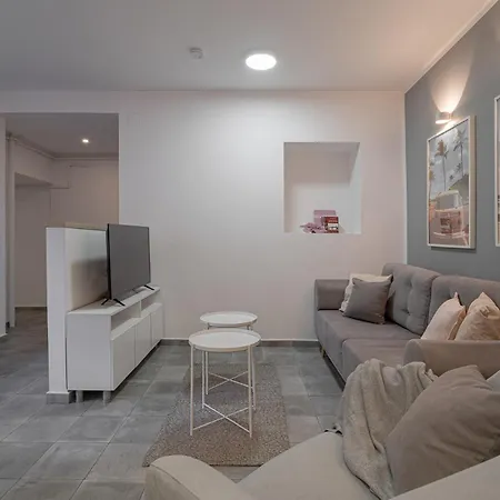 Stylish 2br In Piata Universitatii, Steps To Cismigiu Park Apartment