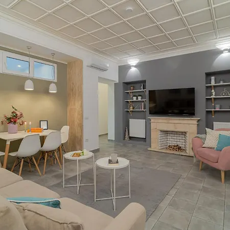 Apartment Stylish 2br In Piata Universitatii, Steps To Cismigiu Park